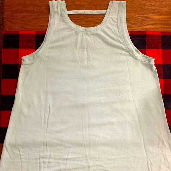 SOLD ON MERCARI 🌈 Wonder Nation Mermaid Tank - Picture 3 of 5